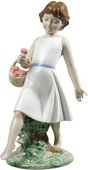 Статуэтка фарфоровая Гуляя босиком (Barefoot Stroll) 23см NAO 02001828