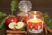 Свеча декоративная Bartek Candles Фрукты с корицей (яблоко и апельсин), стакан 5907602692440