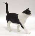 Статуэтка Enesco Кот чёрно-белый стоящий, 15см, полистоун CA01155