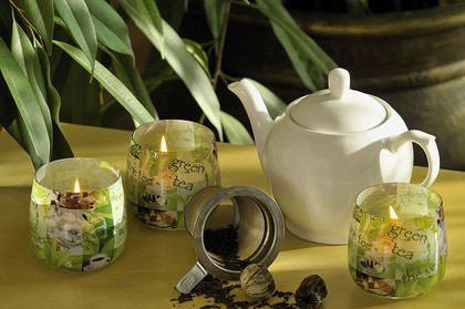 Свеча декоративная Bartek Candles Зелёный чай стакан 8х7cм 127061