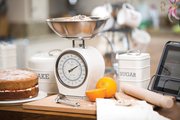 Весы кухонные KitchenCraft механические Living Nostalgia creamy LNSCALECRE