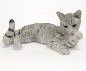 Статуэтка Кот лежащий тэбби, 5.5см Enesco A24812