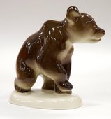 Статуэтка ИФЗ Медвежонок присевший, фарфор 82.01022.00.1