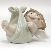 Статуэтка фарфоровая Новорожденный ангелочек (A New Arrival) 6см NAO 02005056