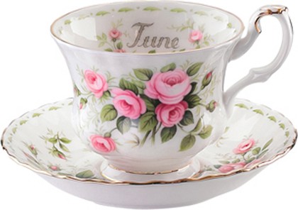 Royal Albert - Flower of the Month - Чайная пара "Июньские розы", чашка и блюдце, 350мл, артикул IFMJUN04003
