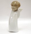 Статуэтка фарфоровая NAO Застенчивый маленький ангел (Shy Little Angel) 02001889
