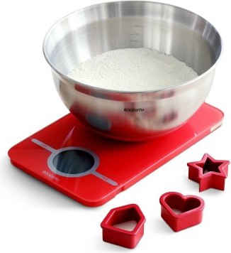 Весы кухонные электронные Brabantia, 5кг, миска 1.6л, формочки для выпечки, красный 104701
