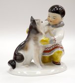 Скульптура Якут с собакой, фарфор ИФЗ 82.00961.00.1