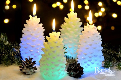 Свеча декоративная Bartek Candles с подсветкой Шишка, 7х13см 190112