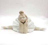 Статуэтка фарфоровая Готова к дебюту (Ready for My Debut) 10см NAO 02001688