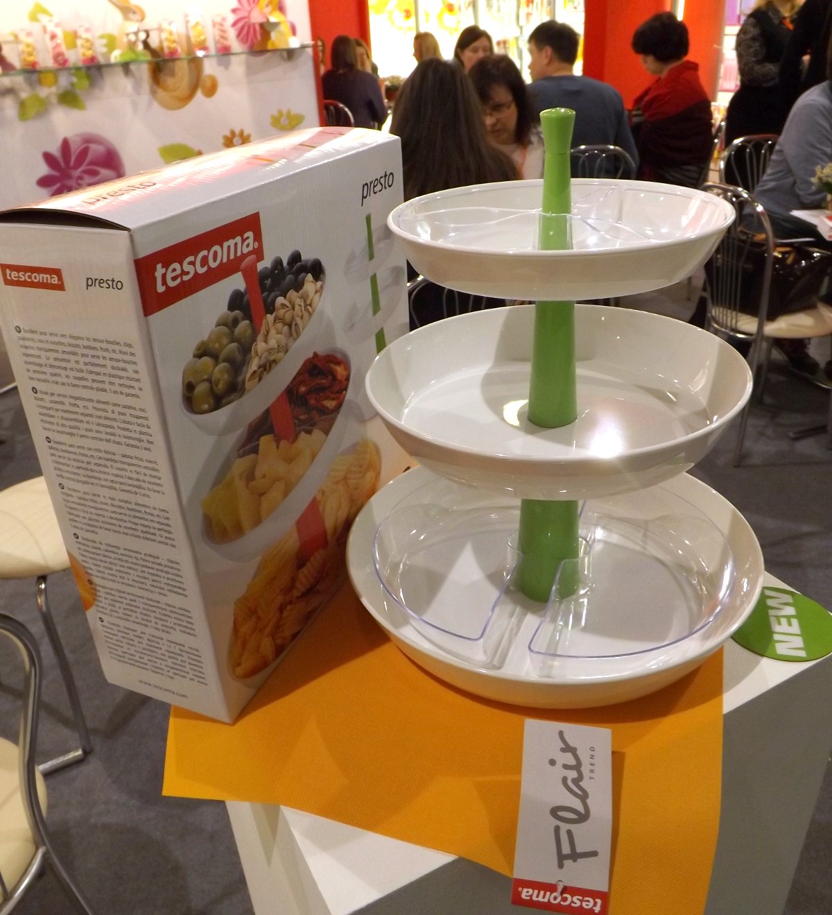 Миски от Tescoma с отверстиями для деликатного промывания плодов, на весенней выставке HouseHoldExpo 2015