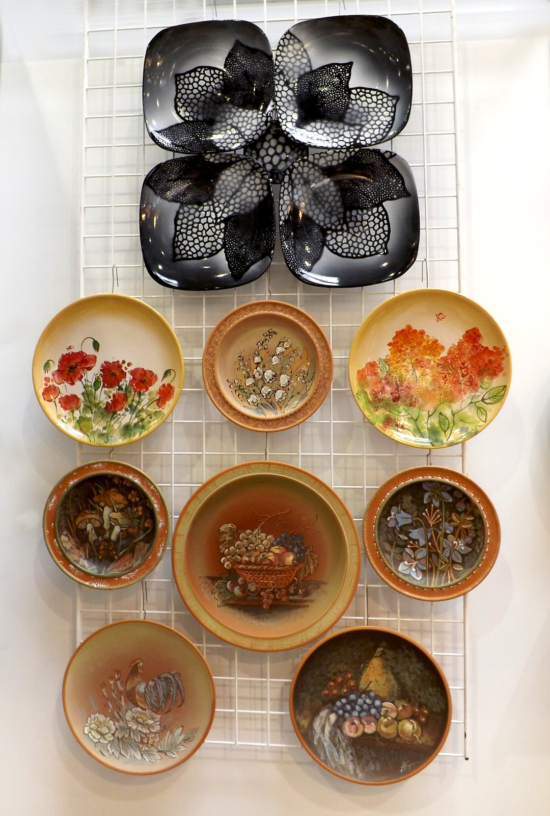 Керамическая посуда с ручной росписью от российского бренда на выставке HouseHoldExpo в сентябре 2016 года